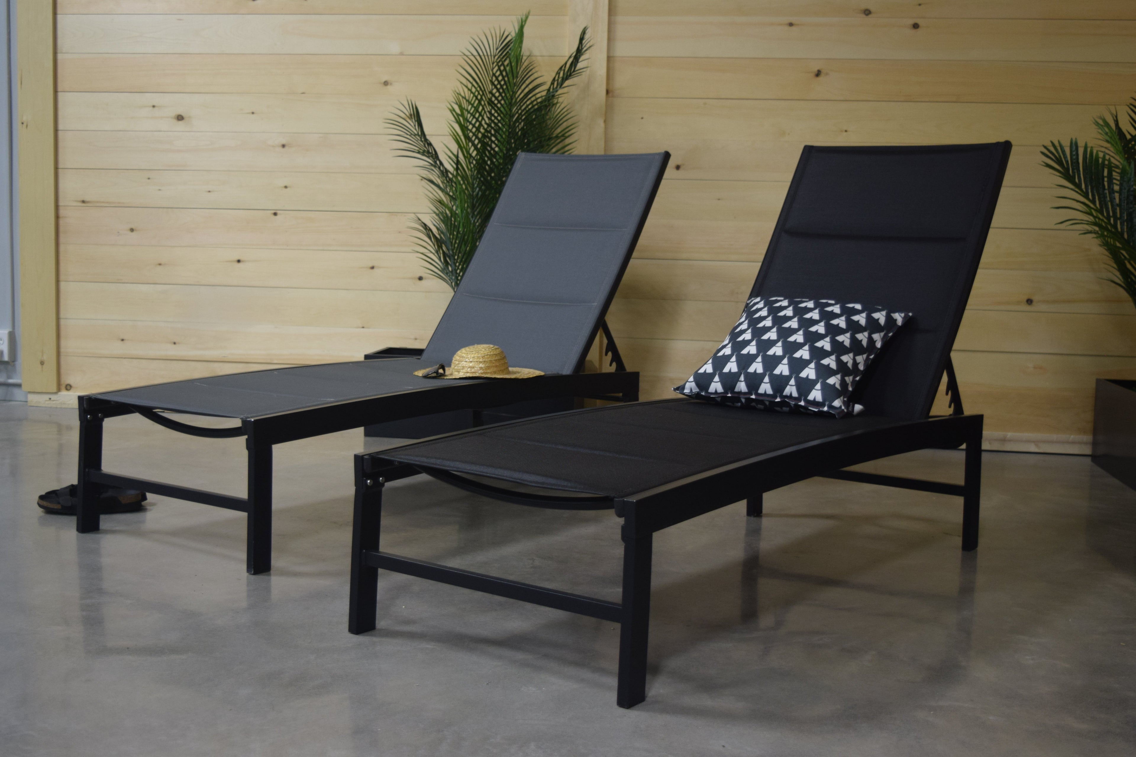 Chaises longues