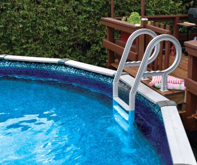Échelles et escaliers de piscine