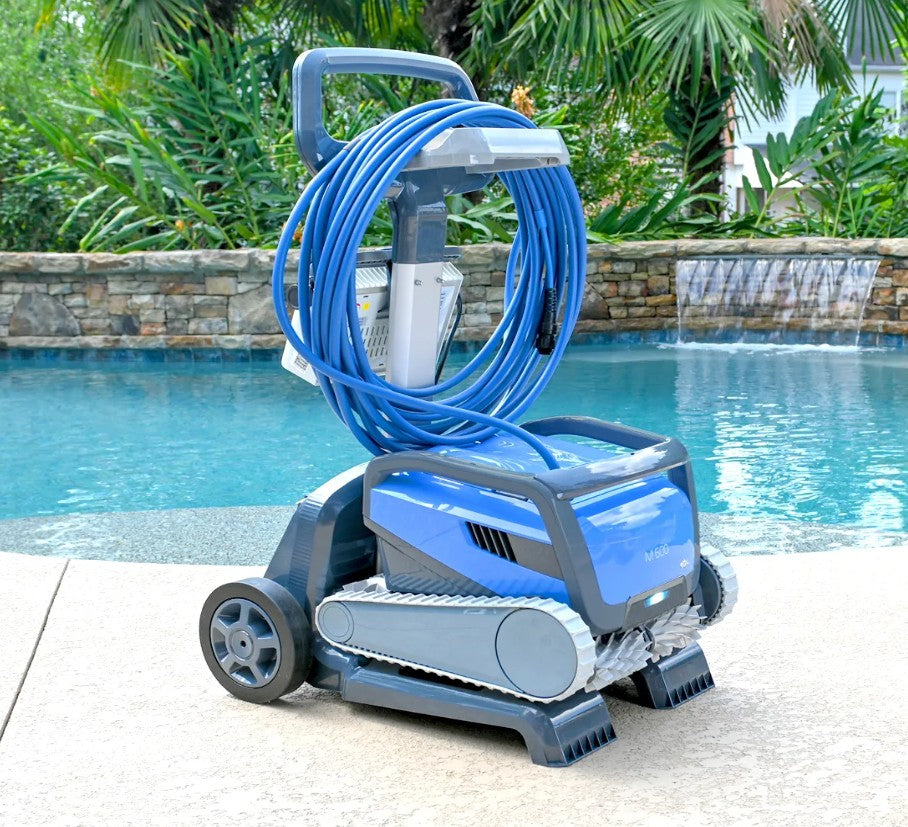 Robot M600 pour Piscine Creusée w/Chariot & Wi-Fi de Maytronics
