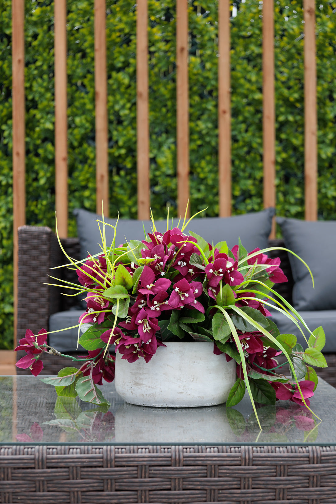 Centre de Table Bougainvilliers Mauve Pot Béton